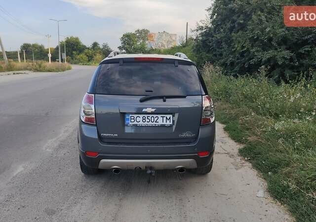 Сірий Шевроле Каптіва, об'ємом двигуна 2.23 л та пробігом 238 тис. км за 13000 $, фото 5 на Automoto.ua