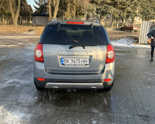 Сірий Шевроле Каптіва, об'ємом двигуна 2.23 л та пробігом 280 тис. км за 10000 $, фото 5 на Automoto.ua