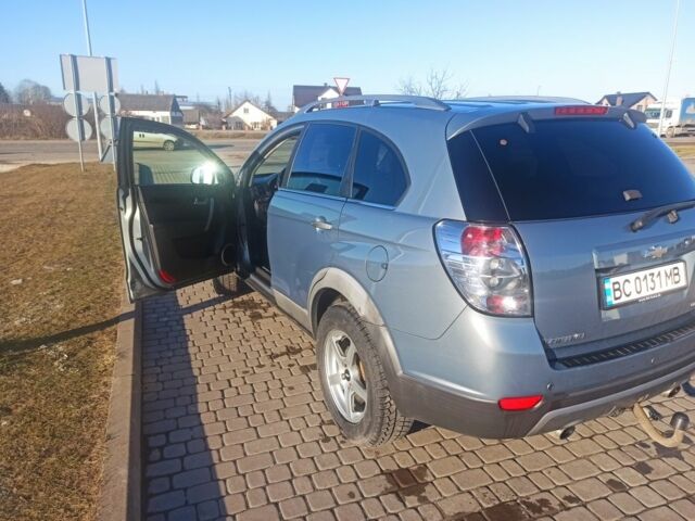 Серый Шевроле Каптива, объемом двигателя 2.2 л и пробегом 230 тыс. км за 10799 $, фото 3 на Automoto.ua