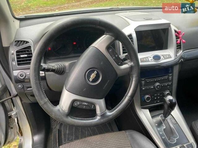 Сірий Шевроле Каптіва, об'ємом двигуна 2.4 л та пробігом 237 тис. км за 10500 $, фото 11 на Automoto.ua