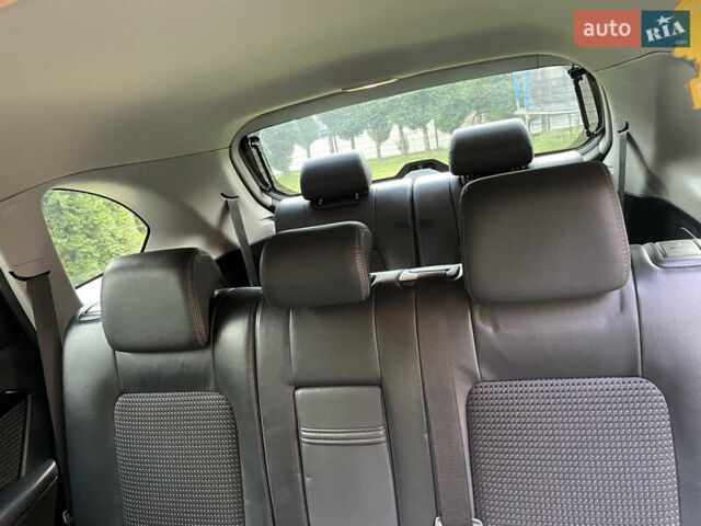 Серый Шевроле Каптива, объемом двигателя 2.38 л и пробегом 250 тыс. км за 10800 $, фото 12 на Automoto.ua