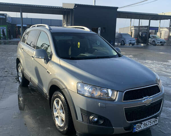 Сірий Шевроле Каптіва, об'ємом двигуна 2.23 л та пробігом 280 тис. км за 10000 $, фото 4 на Automoto.ua