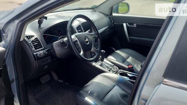 Сірий Шевроле Каптіва, об'ємом двигуна 2.23 л та пробігом 215 тис. км за 10800 $, фото 10 на Automoto.ua