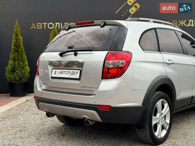 Серый Шевроле Каптива, объемом двигателя 2.2 л и пробегом 150 тыс. км за 11500 $, фото 10 на Automoto.ua
