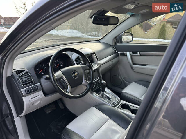 Серый Шевроле Каптива, объемом двигателя 2.2 л и пробегом 158 тыс. км за 12500 $, фото 11 на Automoto.ua