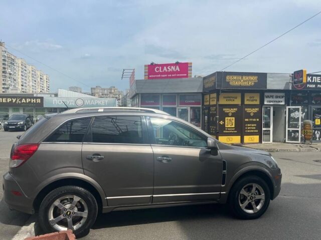 Серый Шевроле Каптива, объемом двигателя 3 л и пробегом 240 тыс. км за 9500 $, фото 2 на Automoto.ua