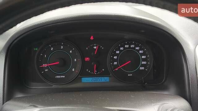 Серый Шевроле Каптива, объемом двигателя 2.2 л и пробегом 235 тыс. км за 12000 $, фото 13 на Automoto.ua