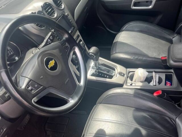 Серый Шевроле Каптива, объемом двигателя 3 л и пробегом 240 тыс. км за 9500 $, фото 4 на Automoto.ua