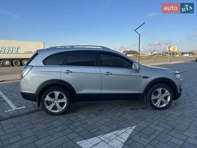 Серый Шевроле Каптива, объемом двигателя 2.23 л и пробегом 258 тыс. км за 10400 $, фото 3 на Automoto.ua