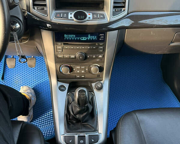 Сірий Шевроле Каптіва, об'ємом двигуна 2.41 л та пробігом 147 тис. км за 13500 $, фото 12 на Automoto.ua