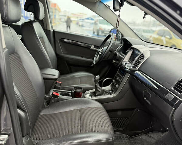 Серый Шевроле Каптива, объемом двигателя 2.2 л и пробегом 270 тыс. км за 8999 $, фото 36 на Automoto.ua