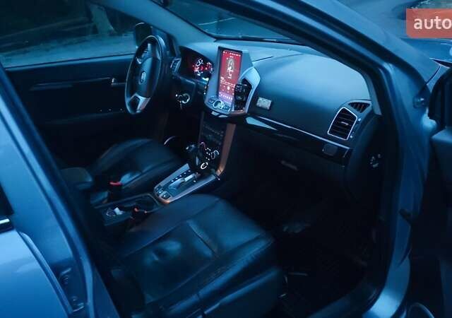 Серый Шевроле Каптива, объемом двигателя 2.2 л и пробегом 232 тыс. км за 12399 $, фото 3 на Automoto.ua