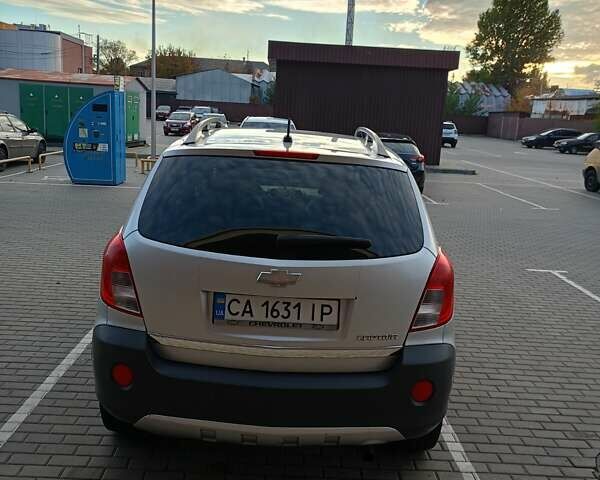 Серый Шевроле Каптива, объемом двигателя 2.4 л и пробегом 238 тыс. км за 9000 $, фото 4 на Automoto.ua