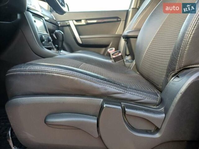 Серый Шевроле Каптива, объемом двигателя 2.23 л и пробегом 152 тыс. км за 11100 $, фото 25 на Automoto.ua