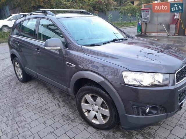 Серый Шевроле Каптива, объемом двигателя 2.2 л и пробегом 273 тыс. км за 10199 $, фото 5 на Automoto.ua