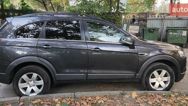 Серый Шевроле Каптива, объемом двигателя 2.2 л и пробегом 235 тыс. км за 12000 $, фото 5 на Automoto.ua