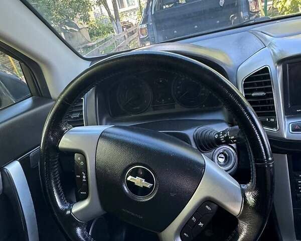 Серый Шевроле Каптива, объемом двигателя 2.2 л и пробегом 182 тыс. км за 11000 $, фото 11 на Automoto.ua