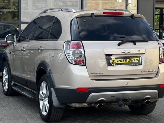 Серый Шевроле Каптива, объемом двигателя 3 л и пробегом 163 тыс. км за 13100 $, фото 3 на Automoto.ua