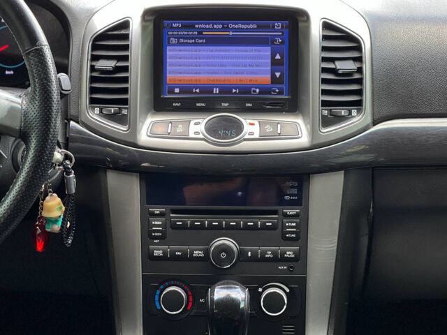 Серый Шевроле Каптива, объемом двигателя 3 л и пробегом 163 тыс. км за 13100 $, фото 10 на Automoto.ua