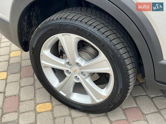 Сірий Шевроле Каптіва, об'ємом двигуна 2.2 л та пробігом 77 тис. км за 12850 $, фото 46 на Automoto.ua