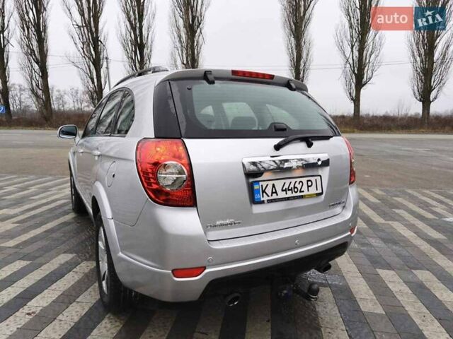 Сірий Шевроле Каптіва, об'ємом двигуна 2.2 л та пробігом 190 тис. км за 9700 $, фото 5 на Automoto.ua