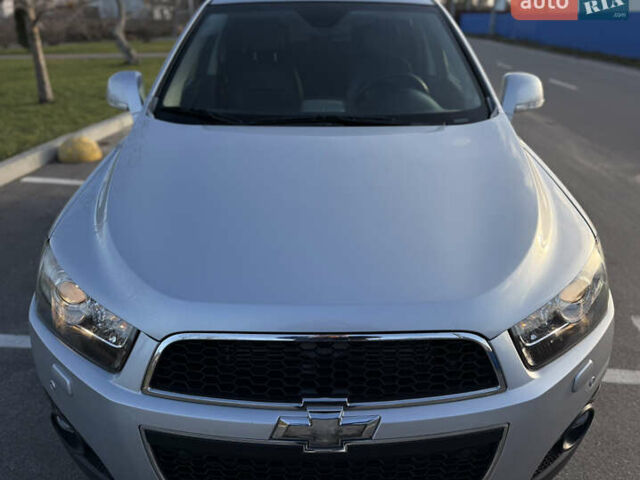 Сірий Шевроле Каптіва, об'ємом двигуна 2.41 л та пробігом 147 тис. км за 13500 $, фото 5 на Automoto.ua