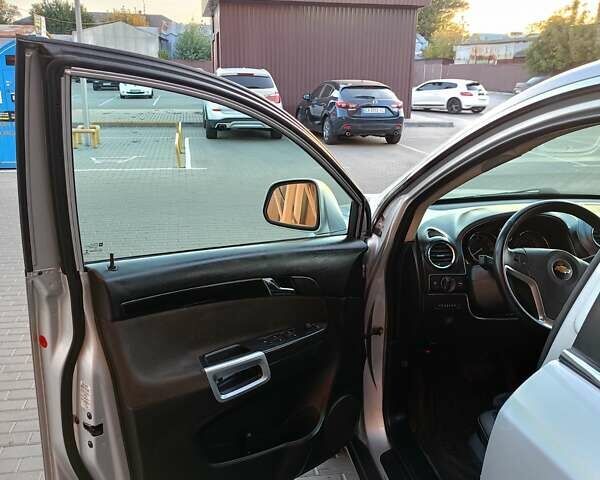 Серый Шевроле Каптива, объемом двигателя 2.4 л и пробегом 238 тыс. км за 9000 $, фото 19 на Automoto.ua