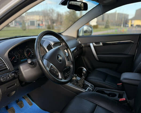 Сірий Шевроле Каптіва, об'ємом двигуна 2.41 л та пробігом 147 тис. км за 13500 $, фото 15 на Automoto.ua