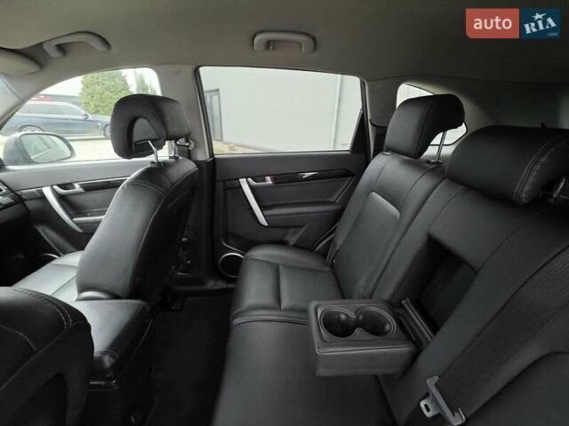 Серый Шевроле Каптива, объемом двигателя 2.2 л и пробегом 182 тыс. км за 11950 $, фото 60 на Automoto.ua