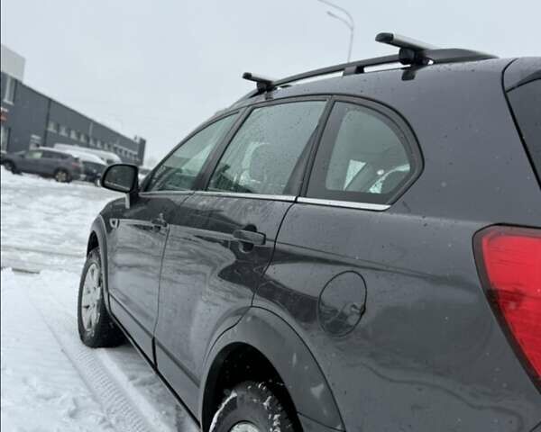 Серый Шевроле Каптива, объемом двигателя 2.2 л и пробегом 270 тыс. км за 8999 $, фото 13 на Automoto.ua