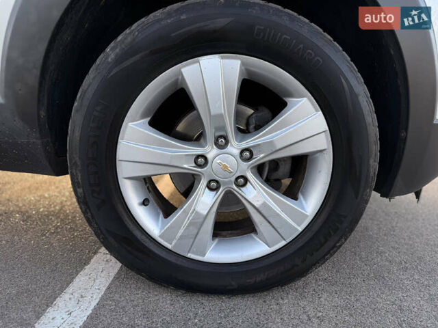 Сірий Шевроле Каптіва, об'ємом двигуна 2.41 л та пробігом 147 тис. км за 13500 $, фото 27 на Automoto.ua