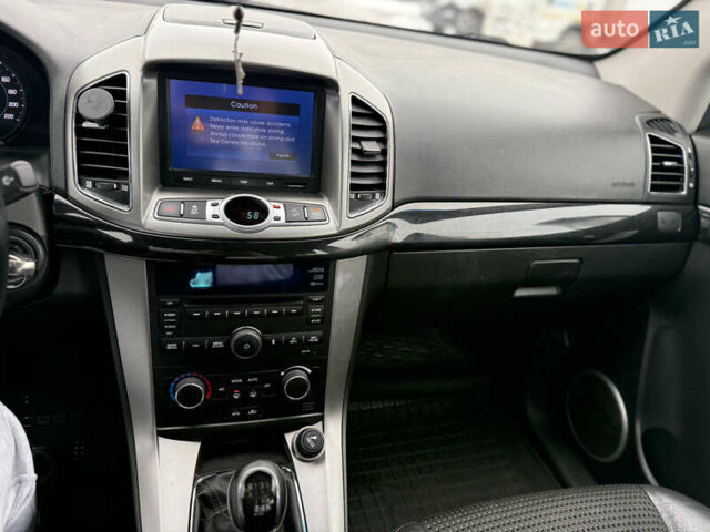 Серый Шевроле Каптива, объемом двигателя 2.2 л и пробегом 270 тыс. км за 8999 $, фото 43 на Automoto.ua