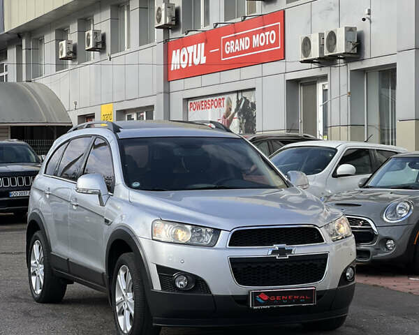 Серый Шевроле Каптива, объемом двигателя 2.2 л и пробегом 150 тыс. км за 12500 $, фото 2 на Automoto.ua