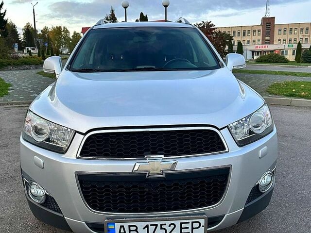 Серый Шевроле Каптива, объемом двигателя 2.2 л и пробегом 285 тыс. км за 10500 $, фото 2 на Automoto.ua