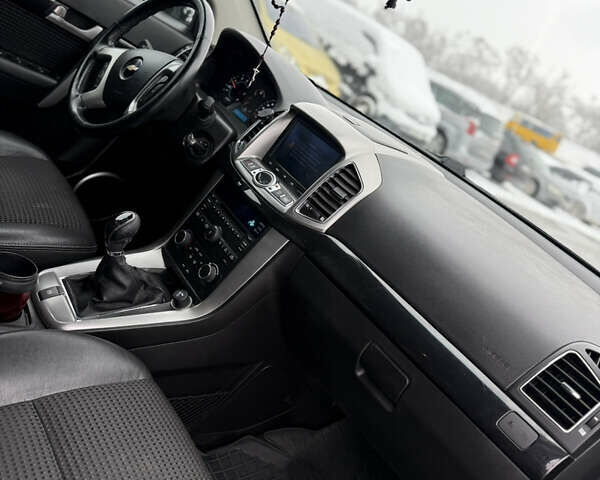 Серый Шевроле Каптива, объемом двигателя 2.2 л и пробегом 270 тыс. км за 8999 $, фото 35 на Automoto.ua