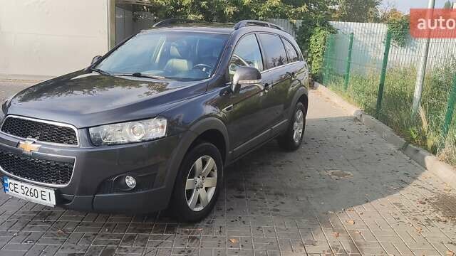 Серый Шевроле Каптива, объемом двигателя 2.2 л и пробегом 235 тыс. км за 12000 $, фото 2 на Automoto.ua