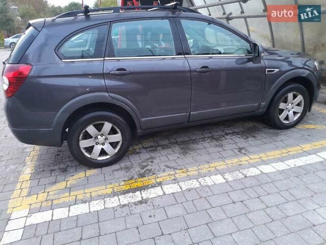 Серый Шевроле Каптива, объемом двигателя 2.2 л и пробегом 273 тыс. км за 10199 $, фото 6 на Automoto.ua
