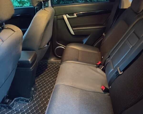 Серый Шевроле Каптива, объемом двигателя 2.2 л и пробегом 235 тыс. км за 12000 $, фото 22 на Automoto.ua