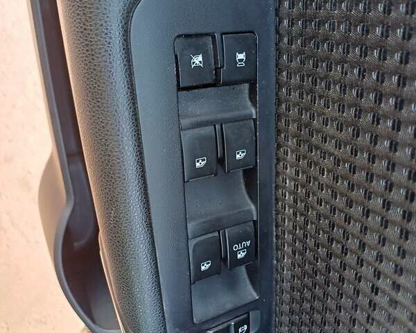 Серый Шевроле Каптива, объемом двигателя 2.23 л и пробегом 152 тыс. км за 11100 $, фото 24 на Automoto.ua