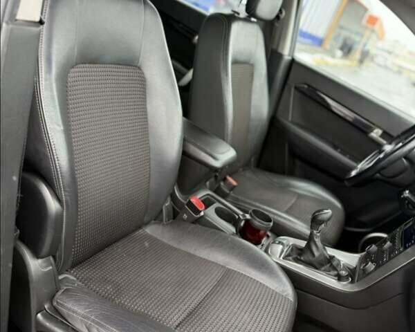 Серый Шевроле Каптива, объемом двигателя 2.2 л и пробегом 270 тыс. км за 8999 $, фото 28 на Automoto.ua