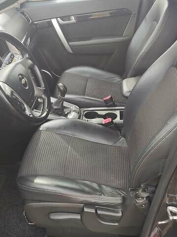 Серый Шевроле Каптива, объемом двигателя 2.2 л и пробегом 235 тыс. км за 12000 $, фото 12 на Automoto.ua