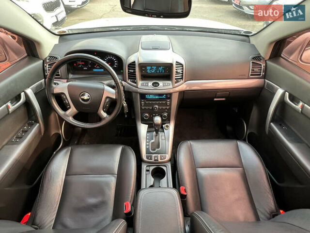 Серый Шевроле Каптива, объемом двигателя 2.2 л и пробегом 150 тыс. км за 12500 $, фото 18 на Automoto.ua