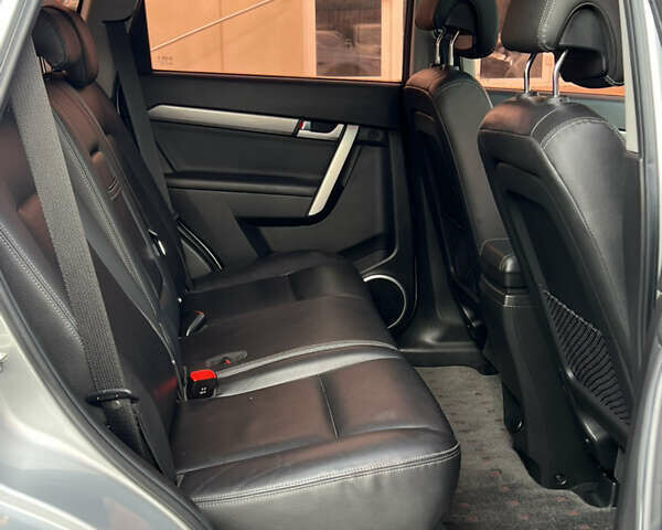 Серый Шевроле Каптива, объемом двигателя 2.2 л и пробегом 150 тыс. км за 12500 $, фото 20 на Automoto.ua