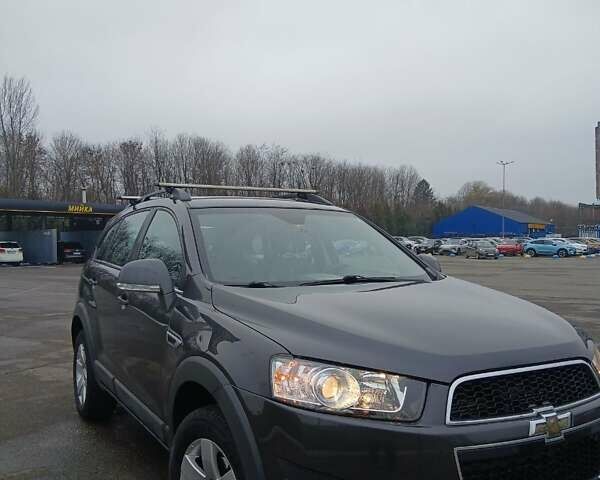 Серый Шевроле Каптива, объемом двигателя 2.2 л и пробегом 270 тыс. км за 9200 $, фото 1 на Automoto.ua
