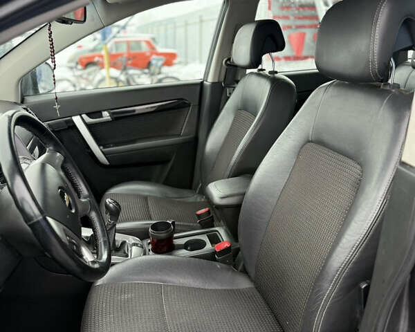 Серый Шевроле Каптива, объемом двигателя 2.2 л и пробегом 270 тыс. км за 8999 $, фото 39 на Automoto.ua