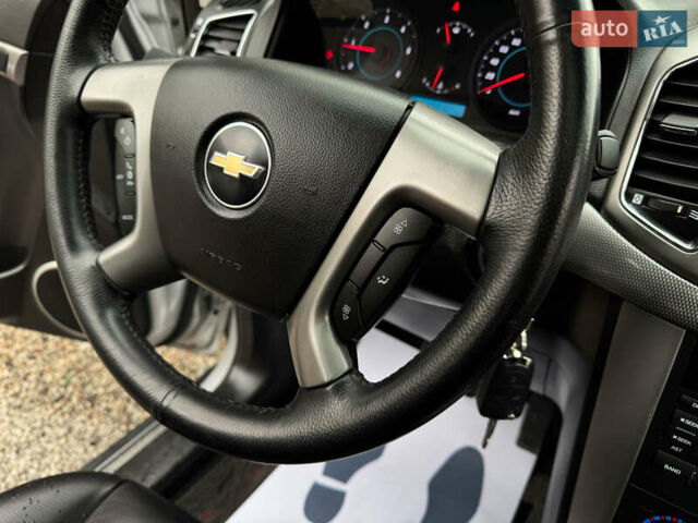 Серый Шевроле Каптива, объемом двигателя 2.2 л и пробегом 150 тыс. км за 11500 $, фото 30 на Automoto.ua