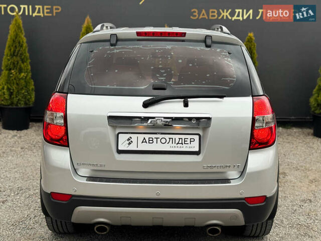 Серый Шевроле Каптива, объемом двигателя 2.2 л и пробегом 150 тыс. км за 11500 $, фото 12 на Automoto.ua