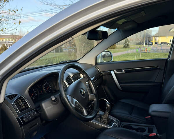 Сірий Шевроле Каптіва, об'ємом двигуна 2.41 л та пробігом 147 тис. км за 13500 $, фото 13 на Automoto.ua