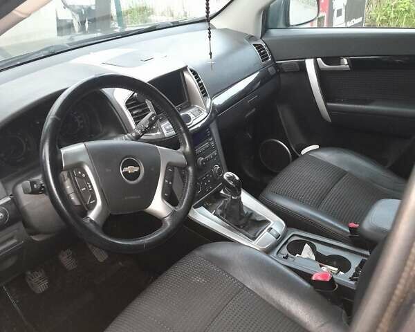 Серый Шевроле Каптива, объемом двигателя 2.2 л и пробегом 273 тыс. км за 10199 $, фото 8 на Automoto.ua