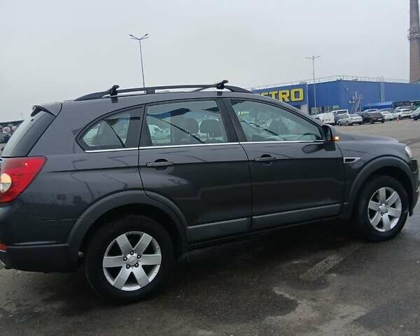 Серый Шевроле Каптива, объемом двигателя 2.2 л и пробегом 270 тыс. км за 9200 $, фото 15 на Automoto.ua